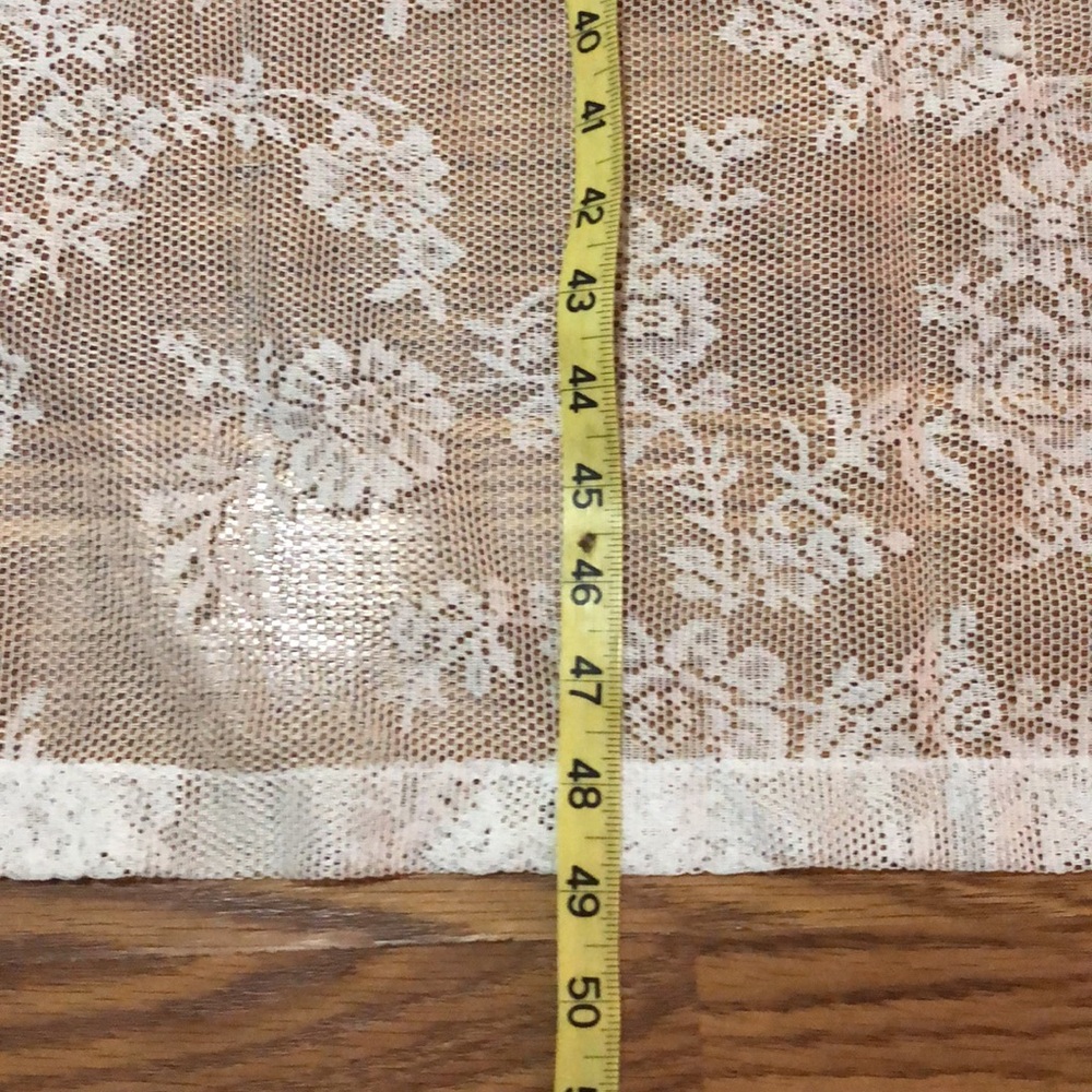Lace curtain panel 56” wide x 49” long - Picture 6 of 8